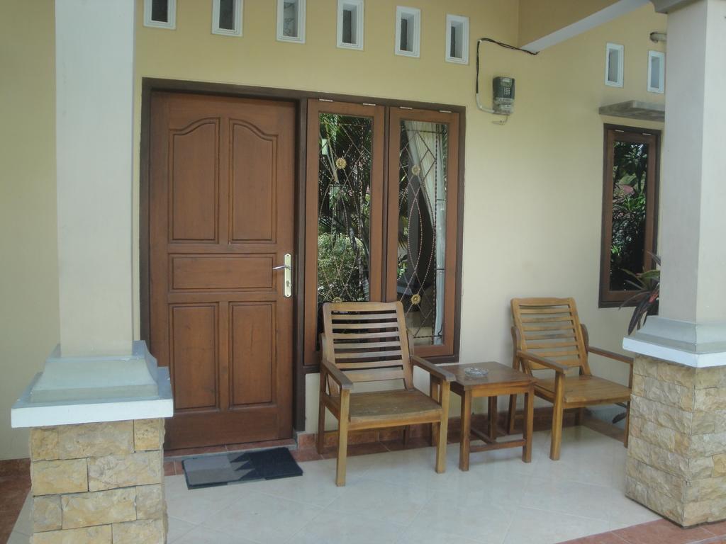 Sari Inn Kuta  Buitenkant foto