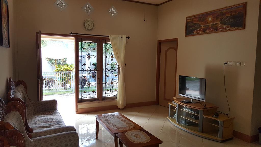 Sari Inn Kuta  Buitenkant foto