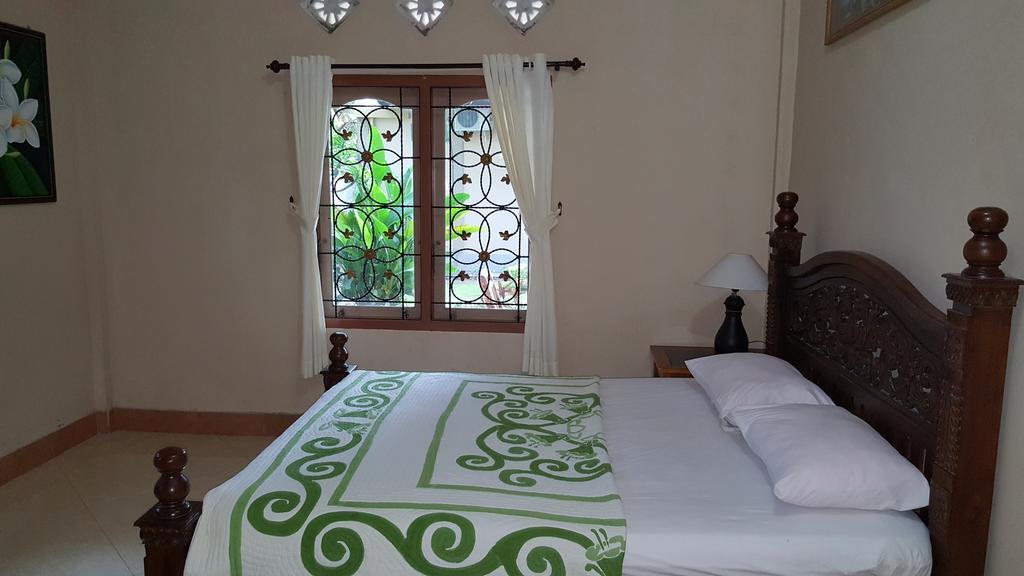 Sari Inn Kuta  Buitenkant foto